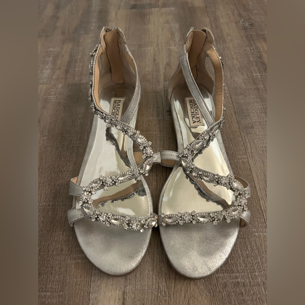 Badgley Mischka Flat Sandals Size 7, EUC